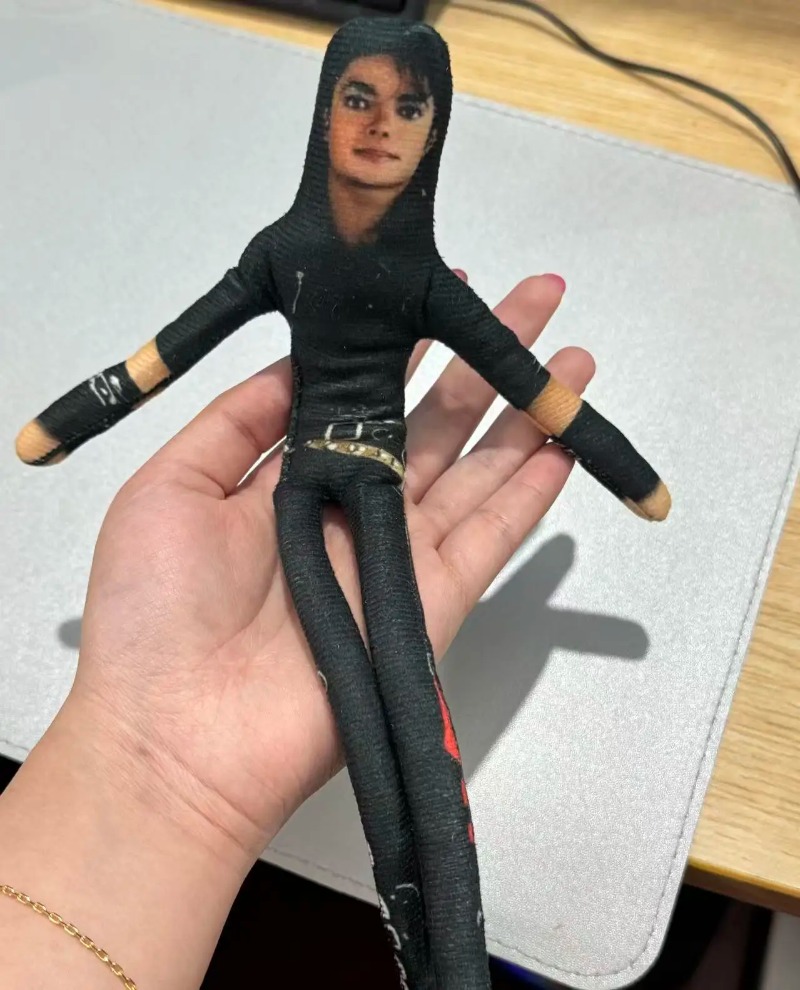 Evoker Cosplay Prop - Novo Estilo Boneco de Pelúcia Articulado