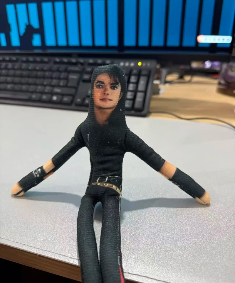 Novo Estilo Boneco de Pelúcia  - Evoker Cosplay Prop avaliação e preço