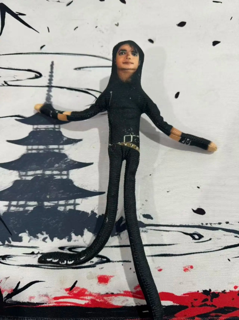 Novo Estilo Boneco de Pelúcia  - Evoker Cosplay Prop avaliação e preço